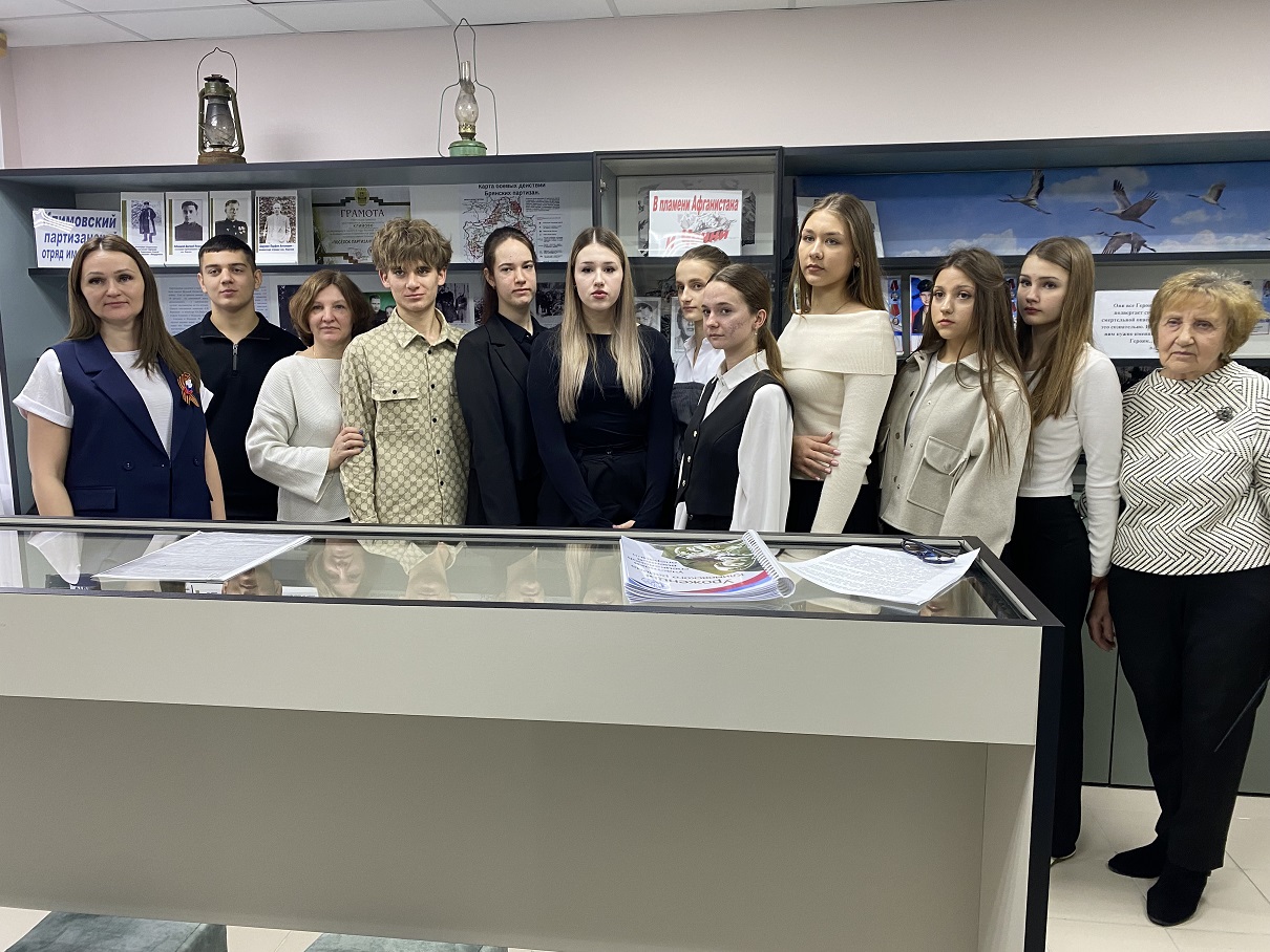 Воинская слава Климовского края. Новая экспозиция в библиотеке Воинская слава Климовского края. Новая экспозиция в библиотеке